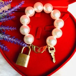 🎁#3️⃣2️⃣2️⃣🍒AUTH Louis Vuitton Padlock+1 key 🔑